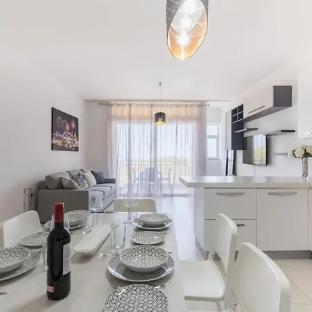 Sea View Апартаменты *